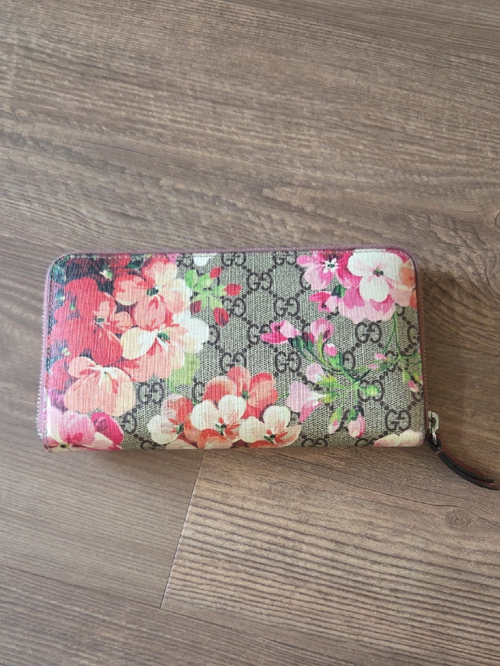 Gucci Floral GG Supreme Zip Around Wallet in Beige with Pink and Green Flowers